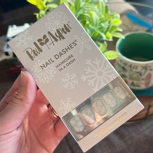 Stellar Snowflakes, Shiloh Red Aspen Nails